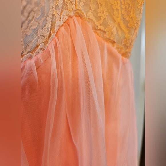 Cheeky little vintage lingerie 👙 - Picture 2 of 10